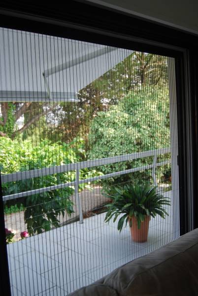 Moustiquaire plissée 1 vantail pour porte fenêtre