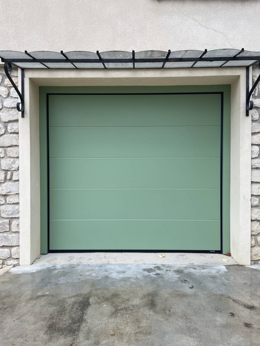 Porte sectionnelle sur mesure Calvisson