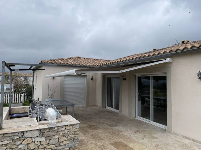 Store banne coffre à Nages-et-Solorgues