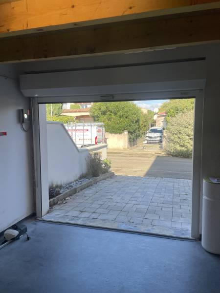 Porte de garage enroulable à Calvisson