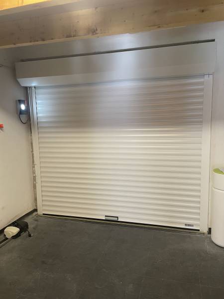 Porte de garage enroulable à Calvisson