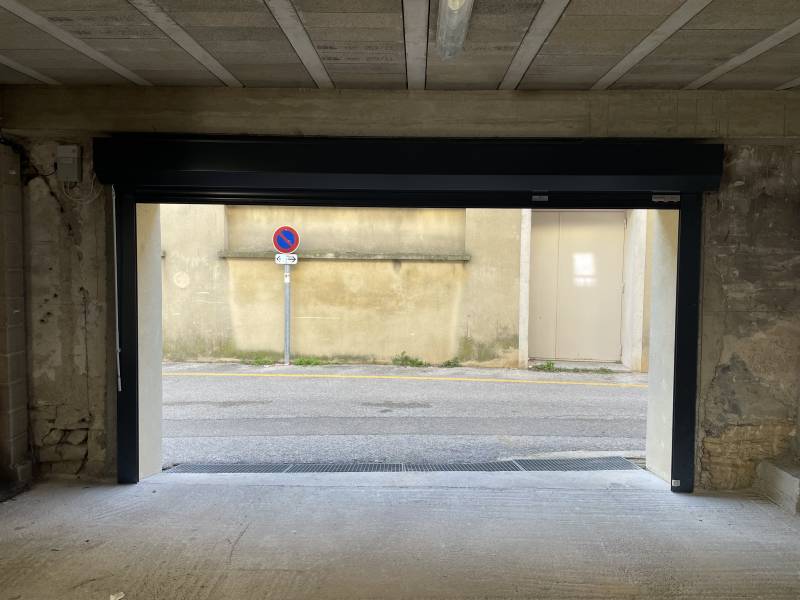 Porte de garage enroulable à Aubais