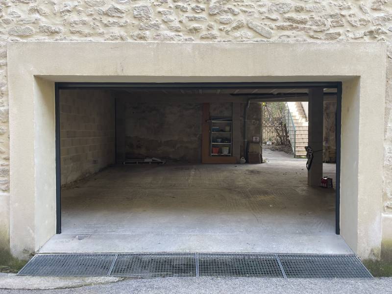 Porte de garage enroulable à Aubais