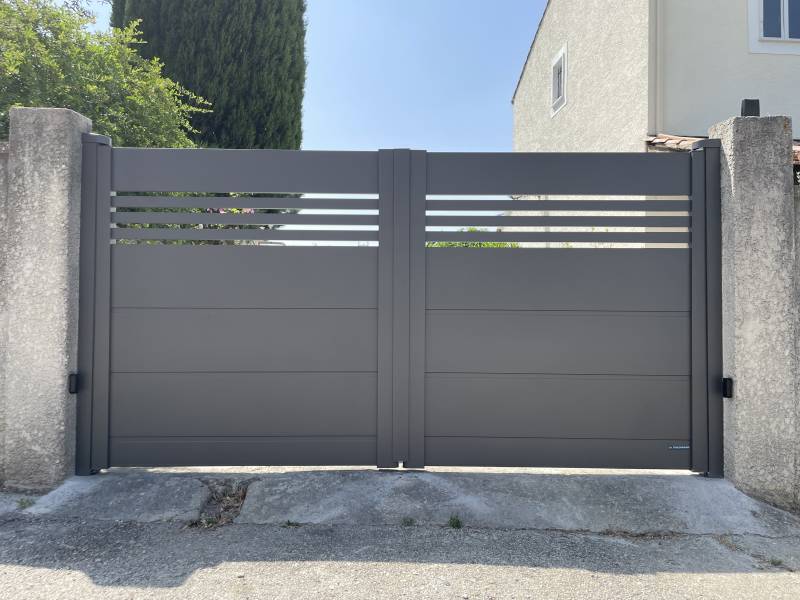 Portail double battant en aluminium sur mesure
