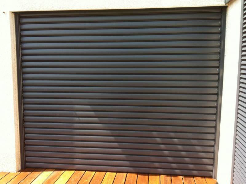 Volet roulant à lames orientables